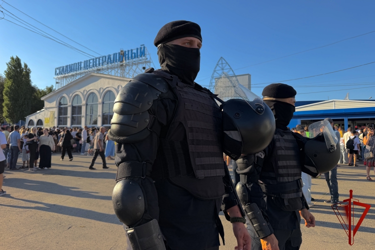 Росгвардия обеспечила безопасность проведения матча Кубка России в Астрахани