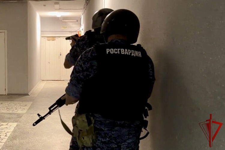 Сотрудники астраханского отдела вневедомственной охраны пресекли попытку незаконного проникновения в медицинское учреждение 
