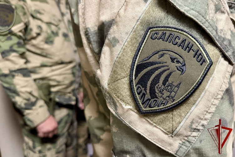 В Астрахани сотрудников ОМОН Росгвардии поздравили с 38-й годовщиной спецподразделения
