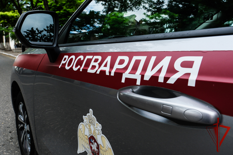 Группа задержания вневедомственной охраны Росгвардии пресекла хулиганство в монастыре в Астрахани