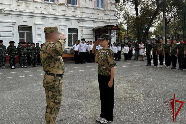 Военнослужащие астраханского батальона Росгвардии вошли в жюри военно-патриотической игры «Зарница 2.0»