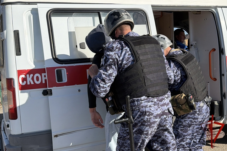 Росгвардейцы и медицинские работники провели совместную тренировку в Астраханской области